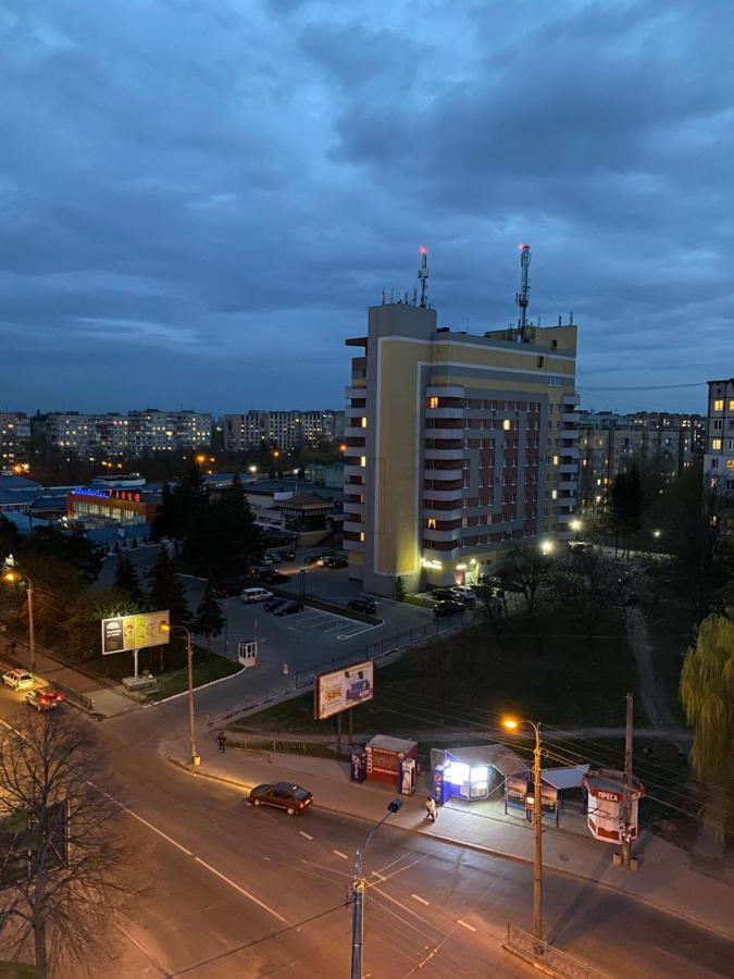 Люкс Апартаменти Район Автовокзалу В Жкарена Та Жк Great House Поблизу Обласноі Лікарні 리우네 외부 사진