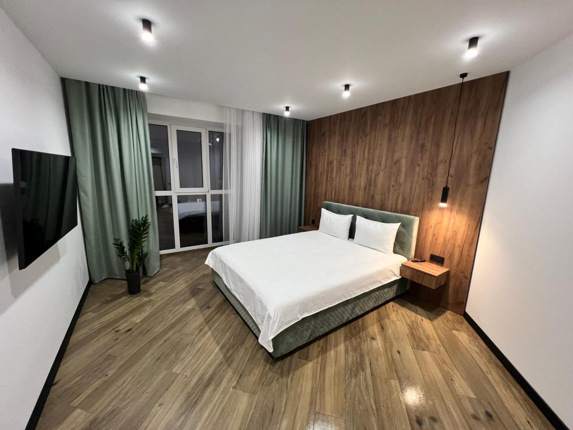 Люкс Апартаменти Район Автовокзалу В Жкарена Та Жк Great House Поблизу Обласноі Лікарні 리우네 외부 사진