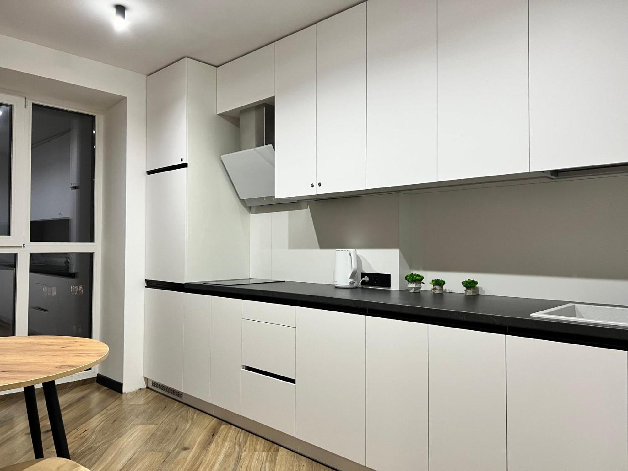 Люкс Апартаменти Район Автовокзалу В Жкарена Та Жк Great House Поблизу Обласноі Лікарні 리우네 외부 사진