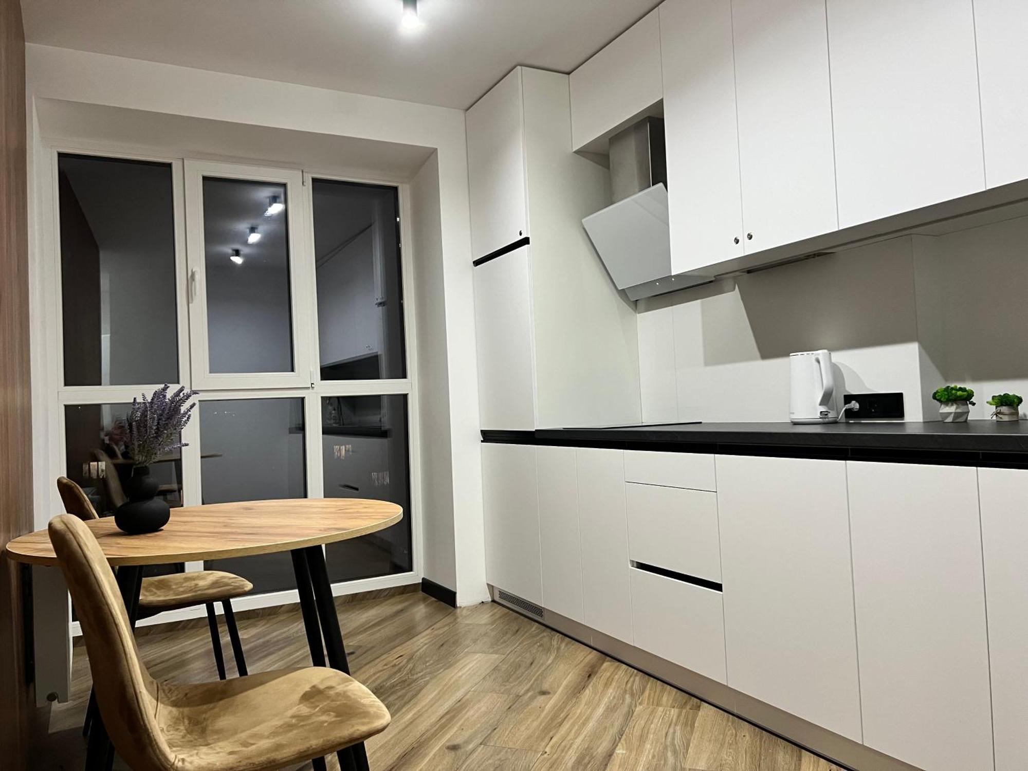 Люкс Апартаменти Район Автовокзалу В Жкарена Та Жк Great House Поблизу Обласноі Лікарні 리우네 외부 사진