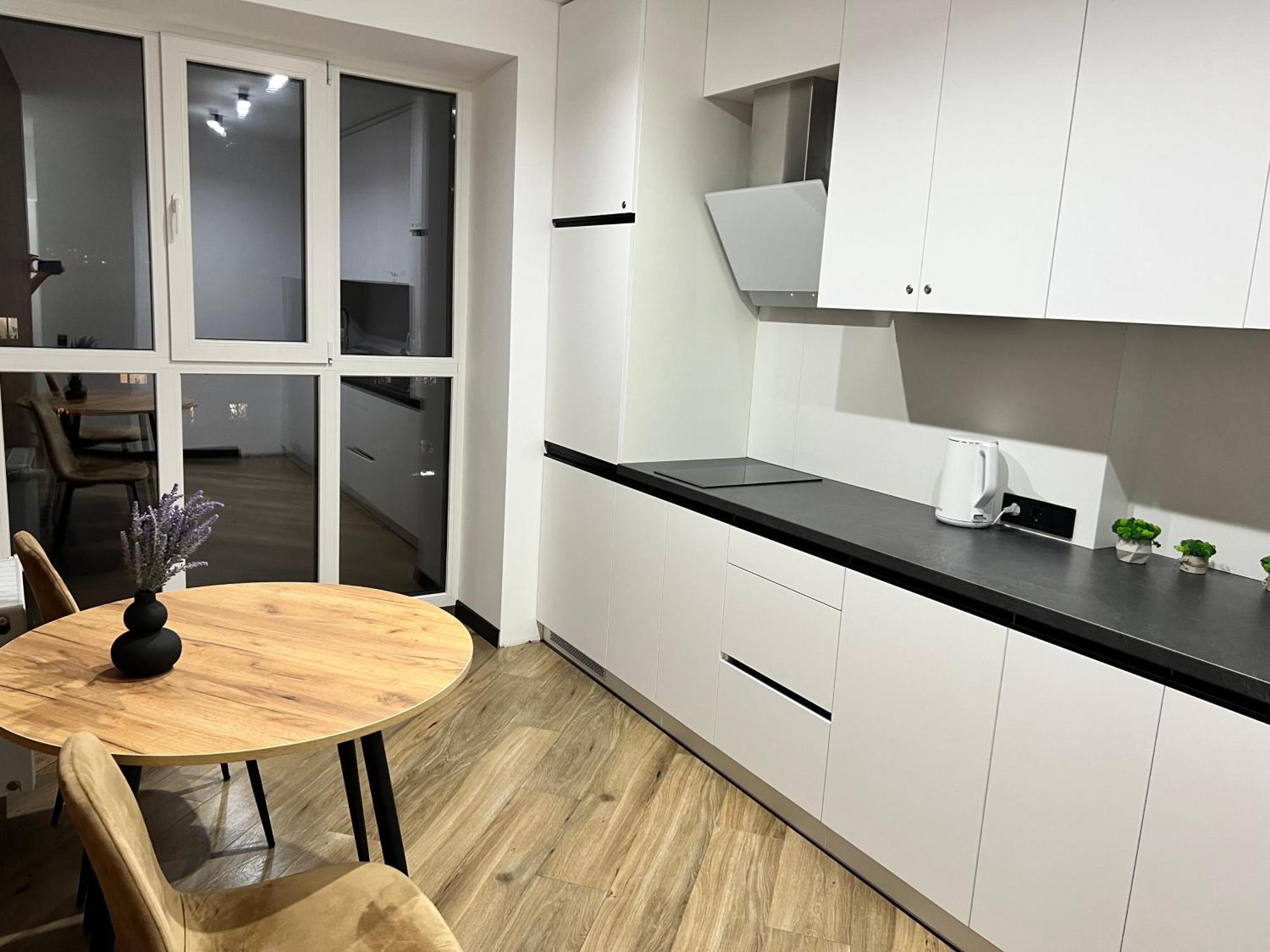 Люкс Апартаменти Район Автовокзалу В Жкарена Та Жк Great House Поблизу Обласноі Лікарні 리우네 외부 사진