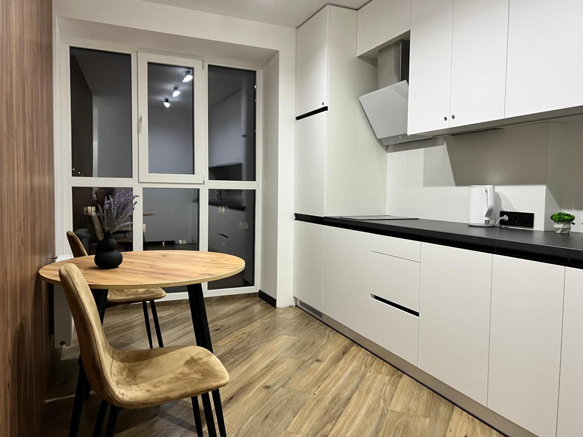 Люкс Апартаменти Район Автовокзалу В Жкарена Та Жк Great House Поблизу Обласноі Лікарні 리우네 외부 사진